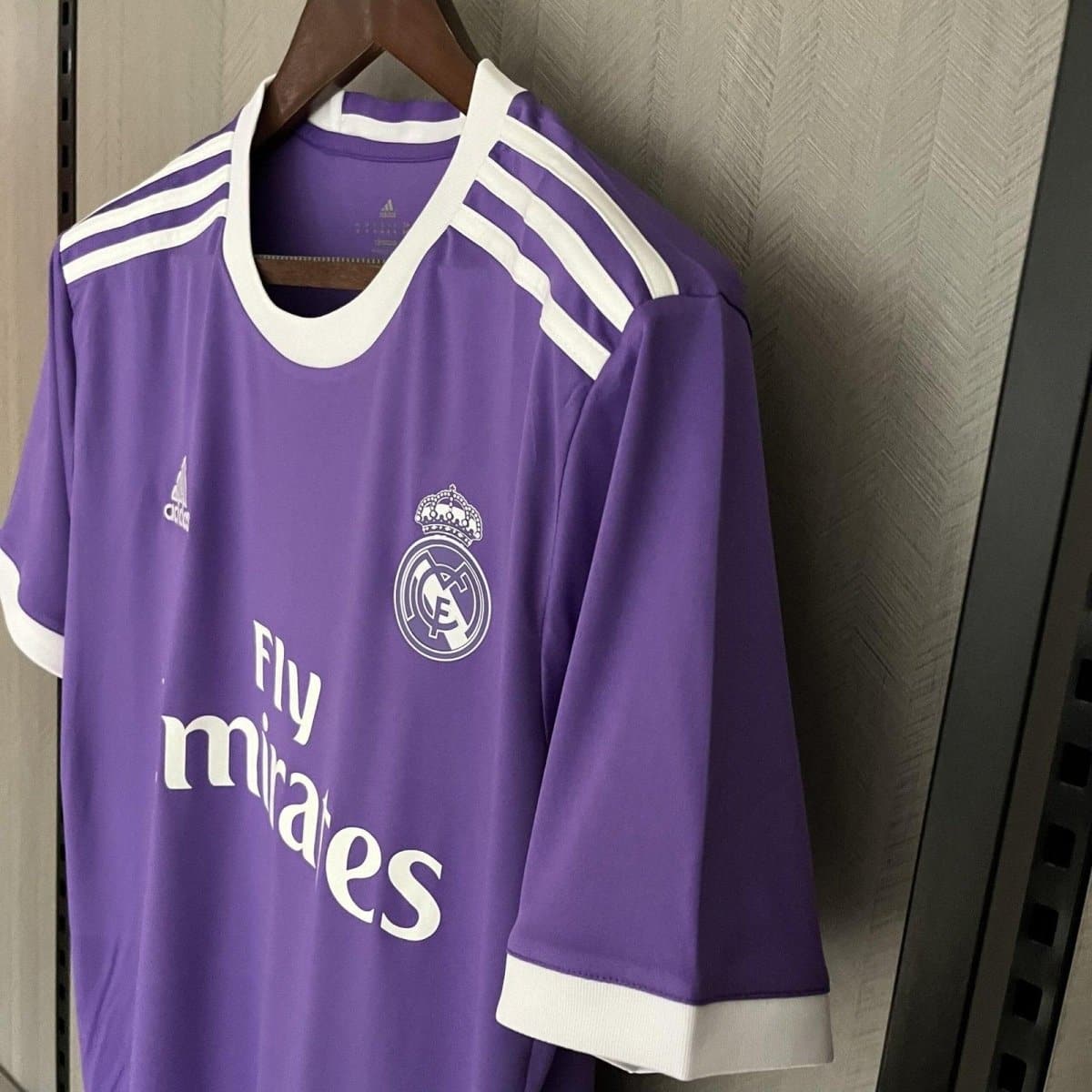 Camisola Do Real Madrid 2016 - 2017 Retro Roxa - Tofixeshop