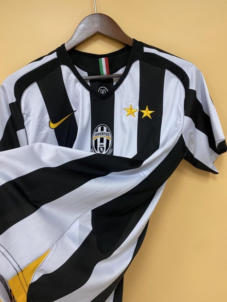 Camisola Juventus Retro 05 - 06 - Tofixeshop