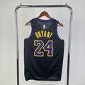 Kobe Bryant nº 24 City Edition do Lakers na temporada 24