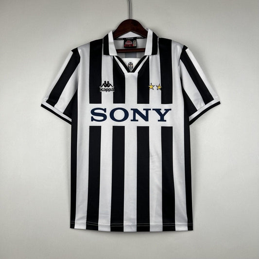 Retro Juventus 96-97 em Casa